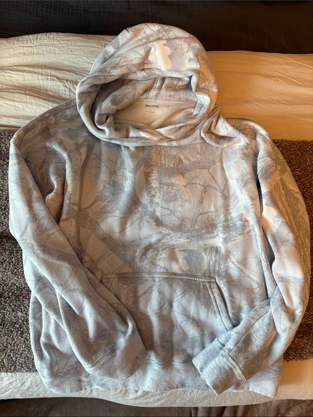 Hollister Light Gray & Blue Leaf Camo Print Women’s Hoodie Sweatshirt